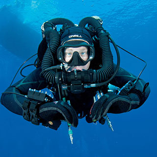 scuba diving gear: 