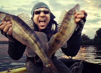 Get Handy (Literally) with 7 Techniques of Fishing Without a Pole 7 Clever Techniques of Fishing Without a Fishing Pole!