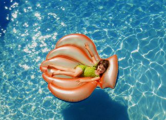 8 Neat Ways Of Getting A Crystal Clear Swimming Pool! clean pool: 8 Neat Ways Of Getting A Crystal Clear Swimming Pool!
